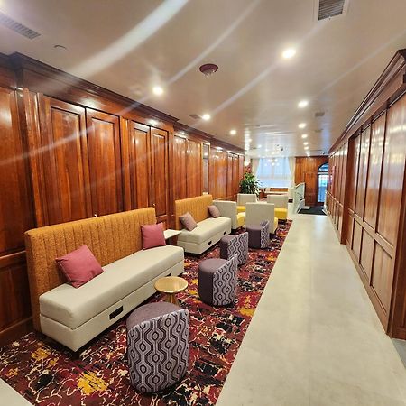The Mayfair Hotel Times Square, Ascend Hotel Collection Ню Йорк Екстериор снимка