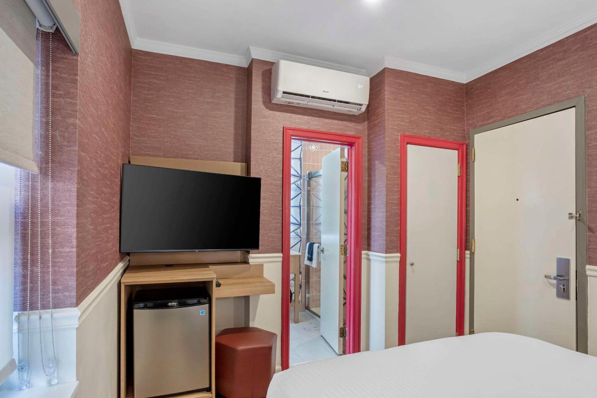 The Mayfair Hotel Times Square, Ascend Hotel Collection Ню Йорк Екстериор снимка