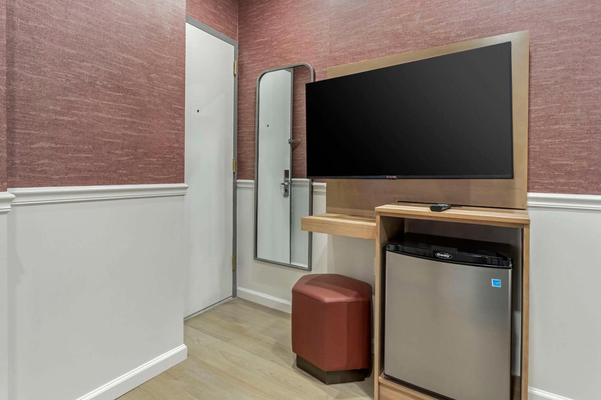 The Mayfair Hotel Times Square, Ascend Hotel Collection Ню Йорк Екстериор снимка