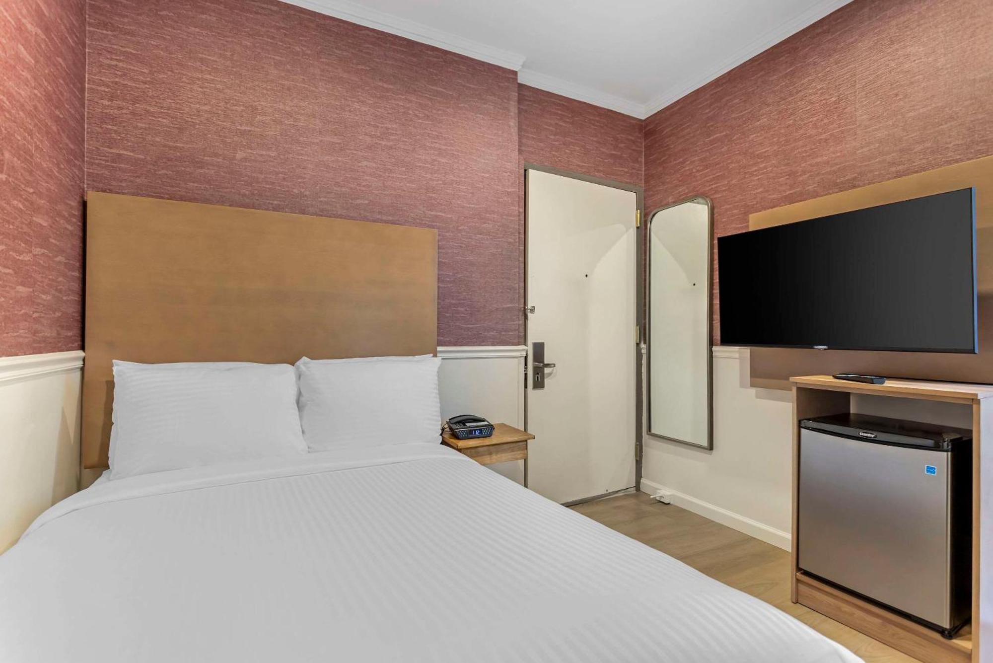 The Mayfair Hotel Times Square, Ascend Hotel Collection Ню Йорк Екстериор снимка